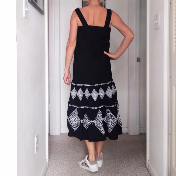 🎉HP🎉C&A premium women's black long flowy embroidered dress EUC - Picture 2 of 5